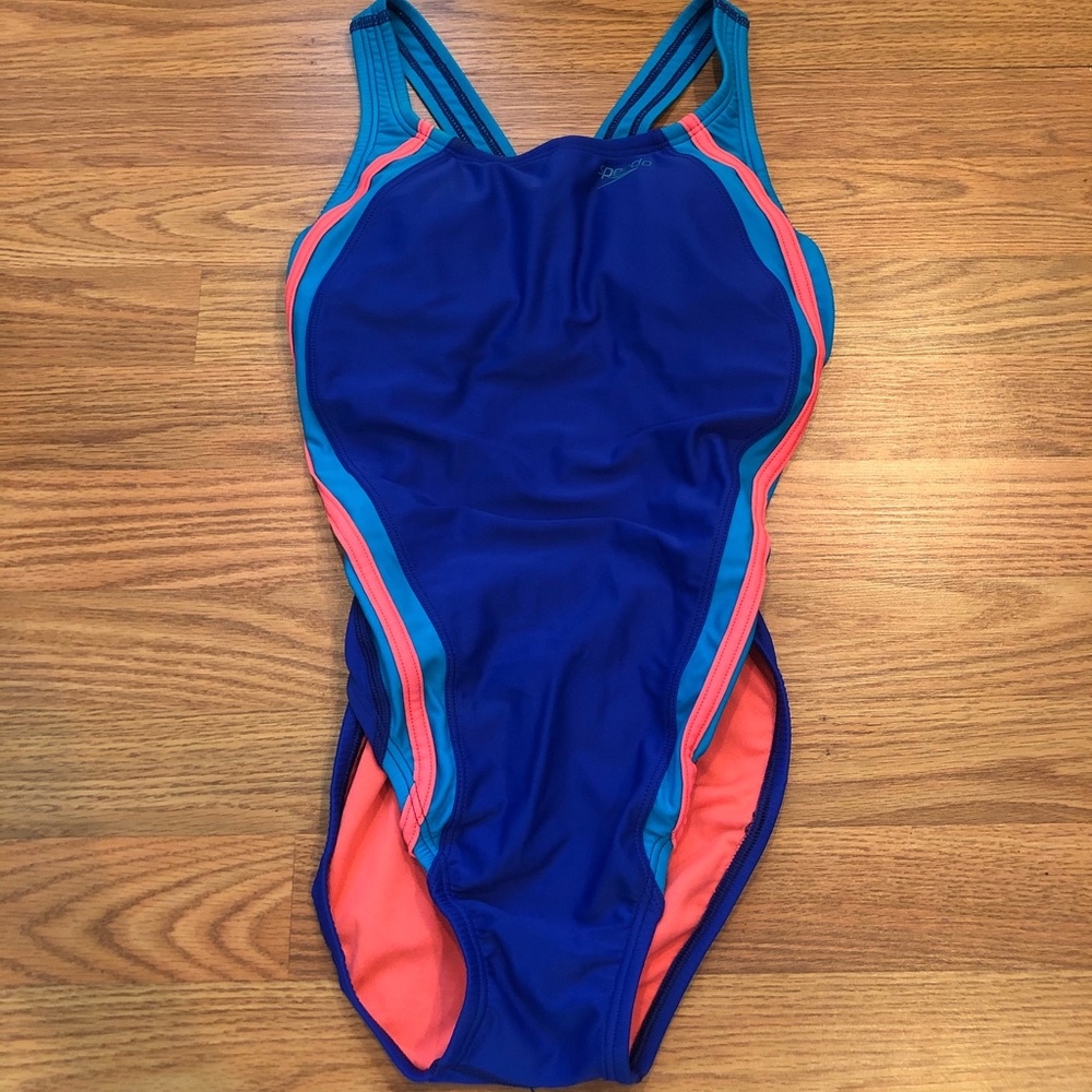 Sporty Speedo